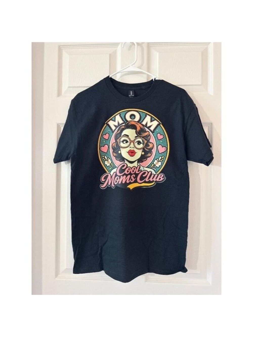 Unisex Size M Retro Moms Club Graphic Tee, Vintage Mama T-Shirt, Cotton Black